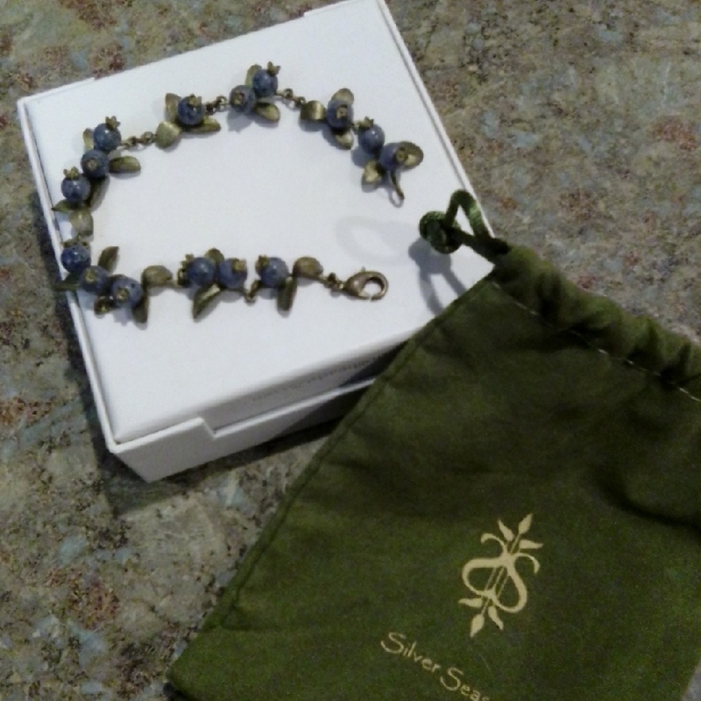 Beaded Bracelet with Blue and Cream Accents - Picture 2 of 8